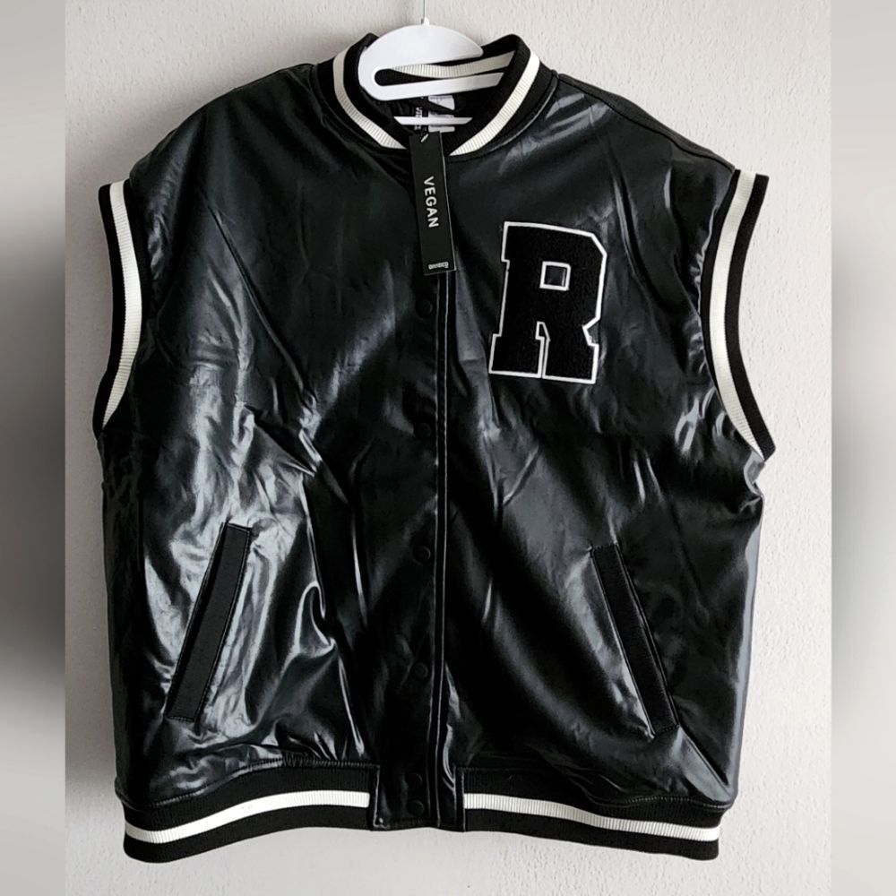 H&M New Men's Faux Leather Vest Size M Black Color.